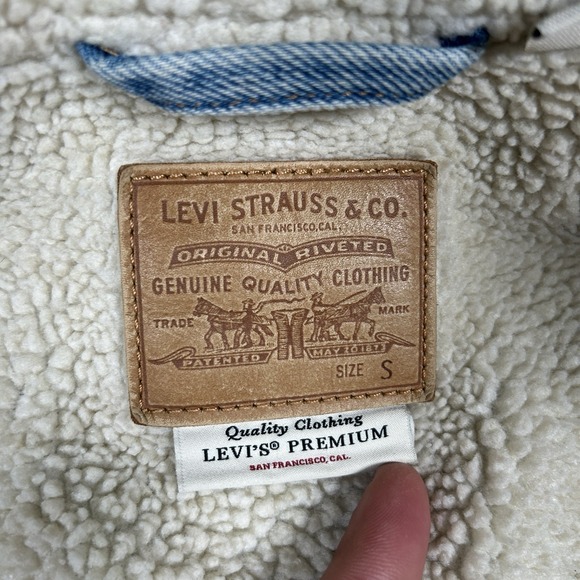 Signature by Levi Strauss Light Blue Denim Jacket with Cream Collar - Picture 2 of 14